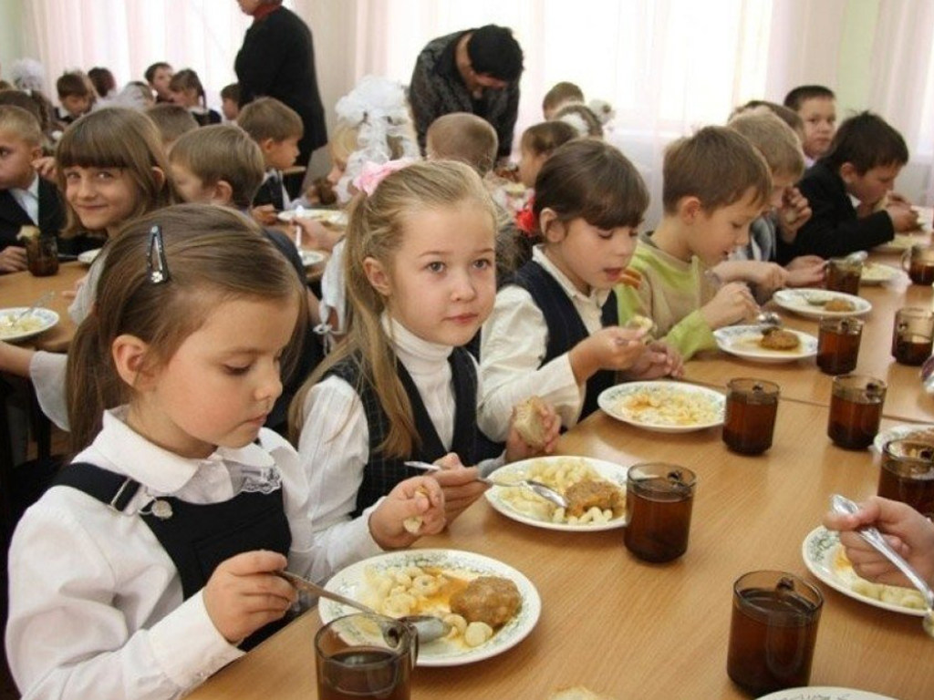 Школьников Оболонского района Киева не будут кормить по решению АМКУ
