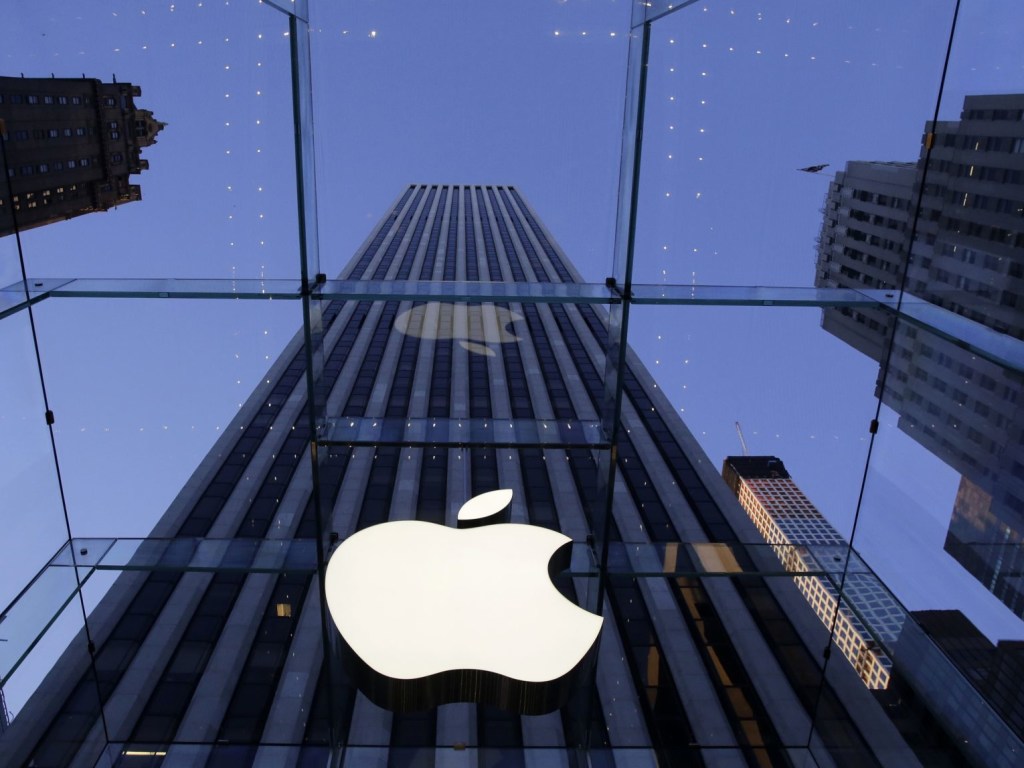 Apple продолжает бить рекорды по капитализации