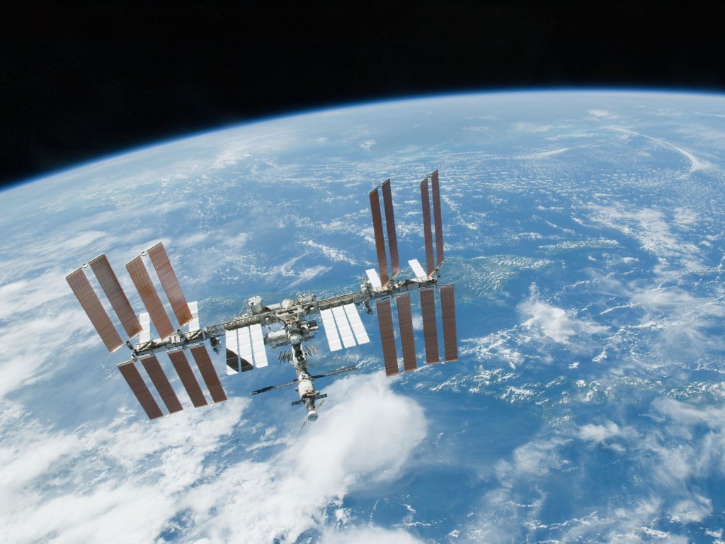 Орбиту МКС подняли на 400 метров