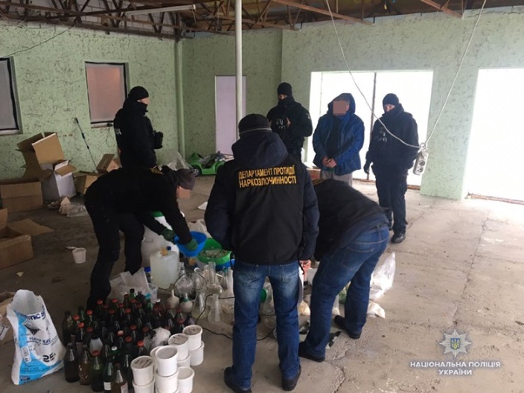 Под Киевом полиция «накрыла» подпольную нарколабораторию (ФОТО)