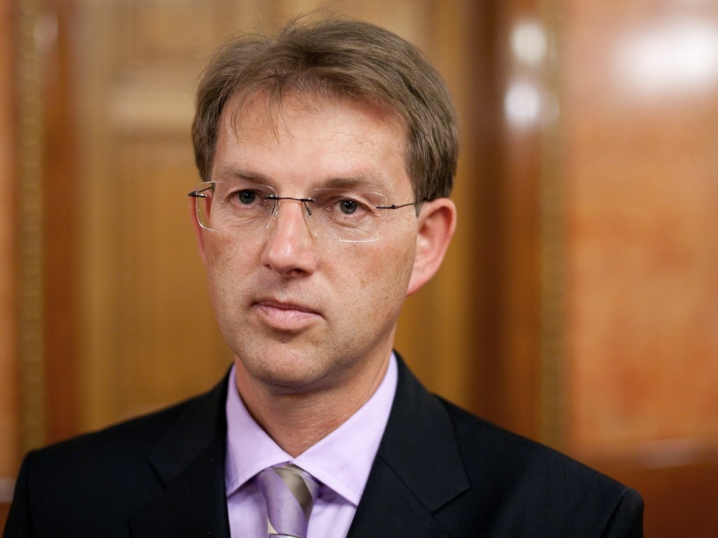 Премьер-министр Словении решил уйти в отставку