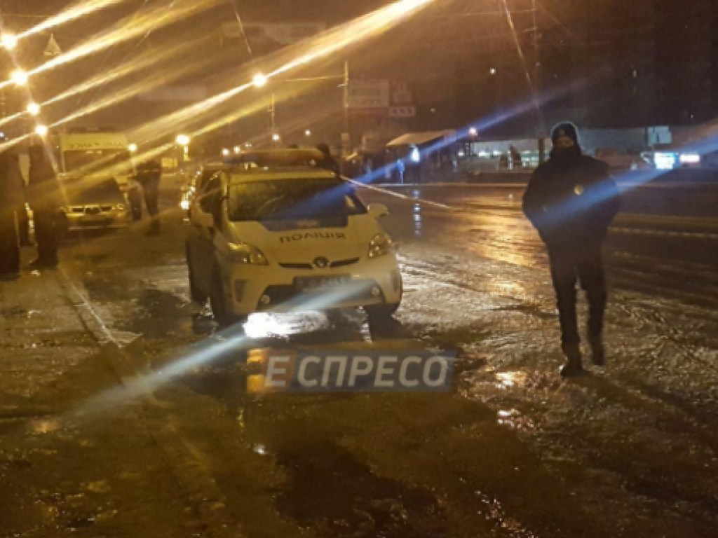 В полиции рассказали подробности подрыва полицейской Toyota Prius на проспекте Маяковского в Киеве