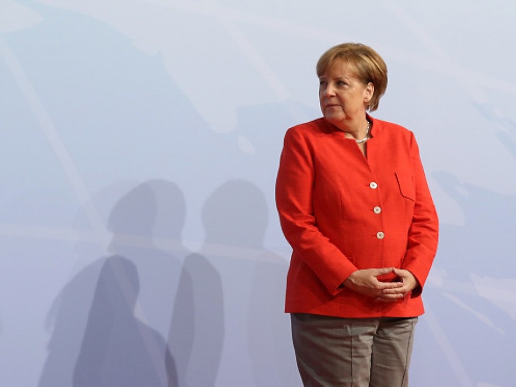 Политика Меркель в отношении Украины и России претерпит изменения – эксперт