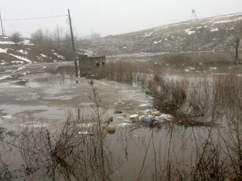 Под Киевом разыгрывается «экологическая трагедия»: вода с химикатами попадает в колодца (ФОТО)