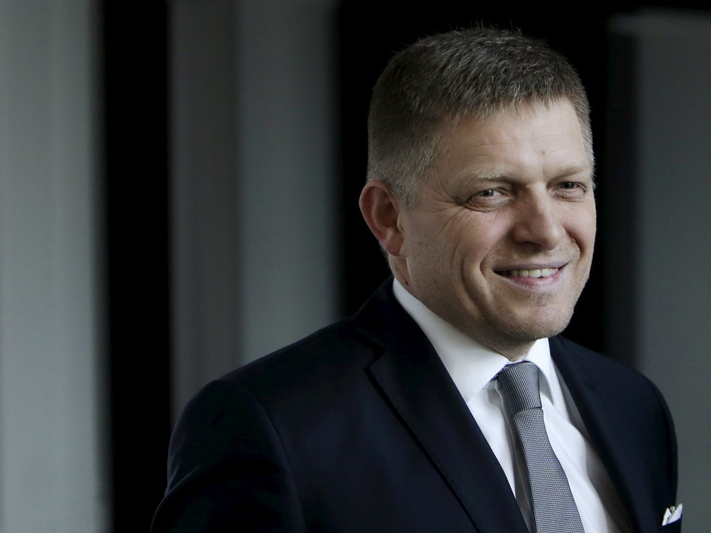 Премьер-министр Словакии Роберт Фицо официально ушел в отставку