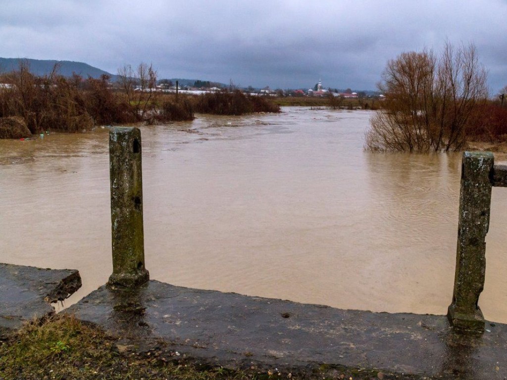 ГСЧС предупреждает о подъеме уровня воды реках Украины