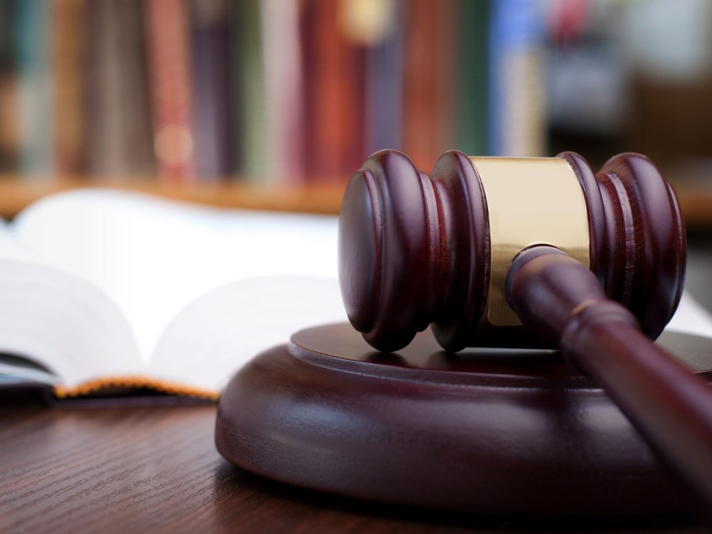 Суд приговорил мэра города Сколе к 6,5 годам тюрьмы за получение взятки в 2015 году