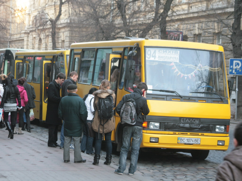 В маршрутках Киева появятся терминалы для считывания электронного билета