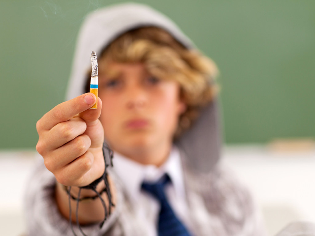 По данным Госстата в Украине курит каждый пятый, в возрасте от 12 лет