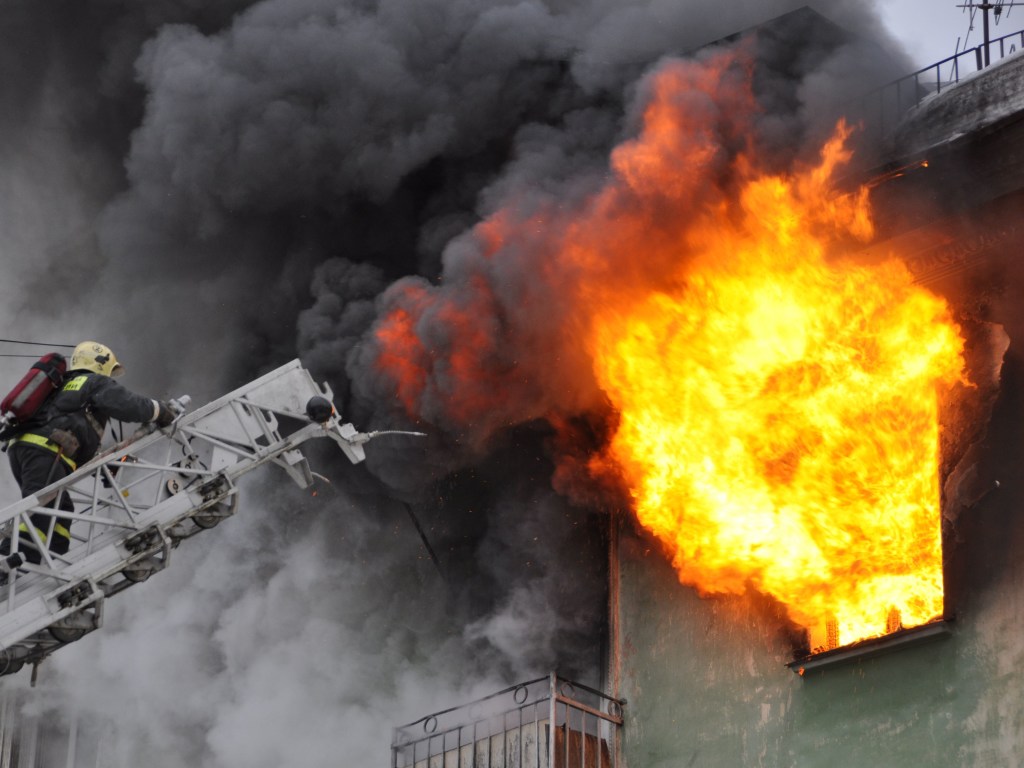 За сутки в Украине произошло 77 пожаров