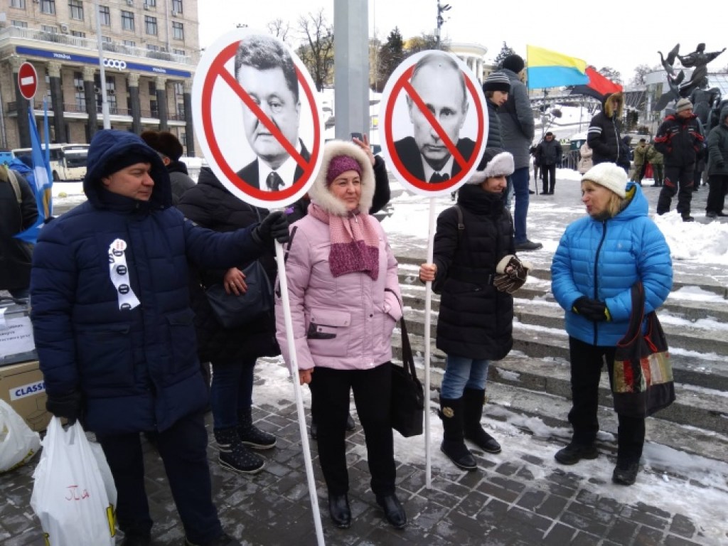 Антипрезидентский митинг на Майдане: полиция задержала двух активистов (ВИДЕО)
