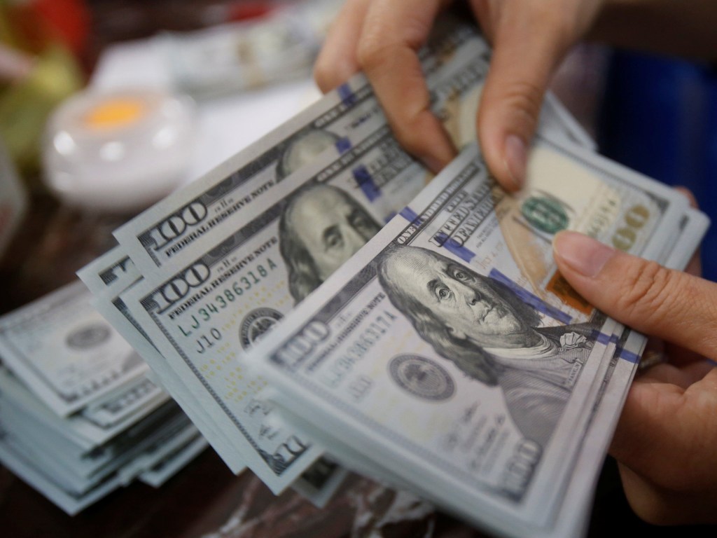 Доллар в Украине продолжает дорожать