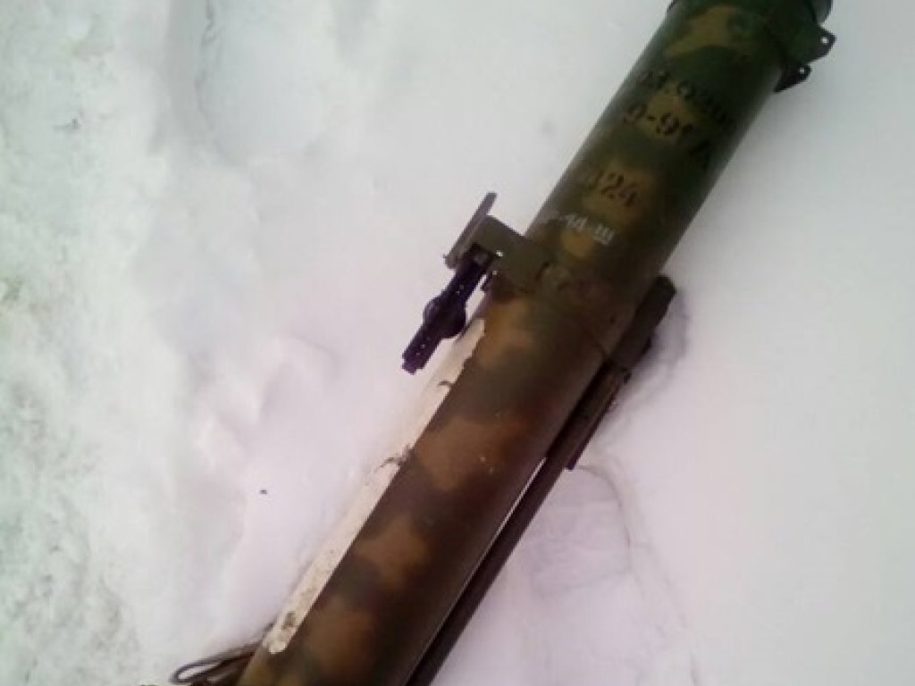 На Донбассе обнаружили пять тайников с оружием (ФОТО)