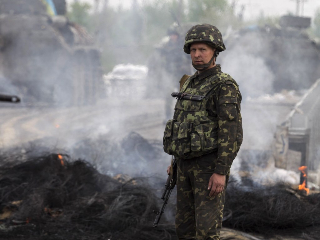 Сутки в АТО: 2 обстрела, украинский военный получил боевую травму