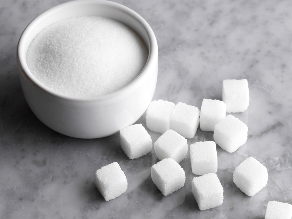 Украина в феврале экспортировала вполовину меньше сахара, чем в январе