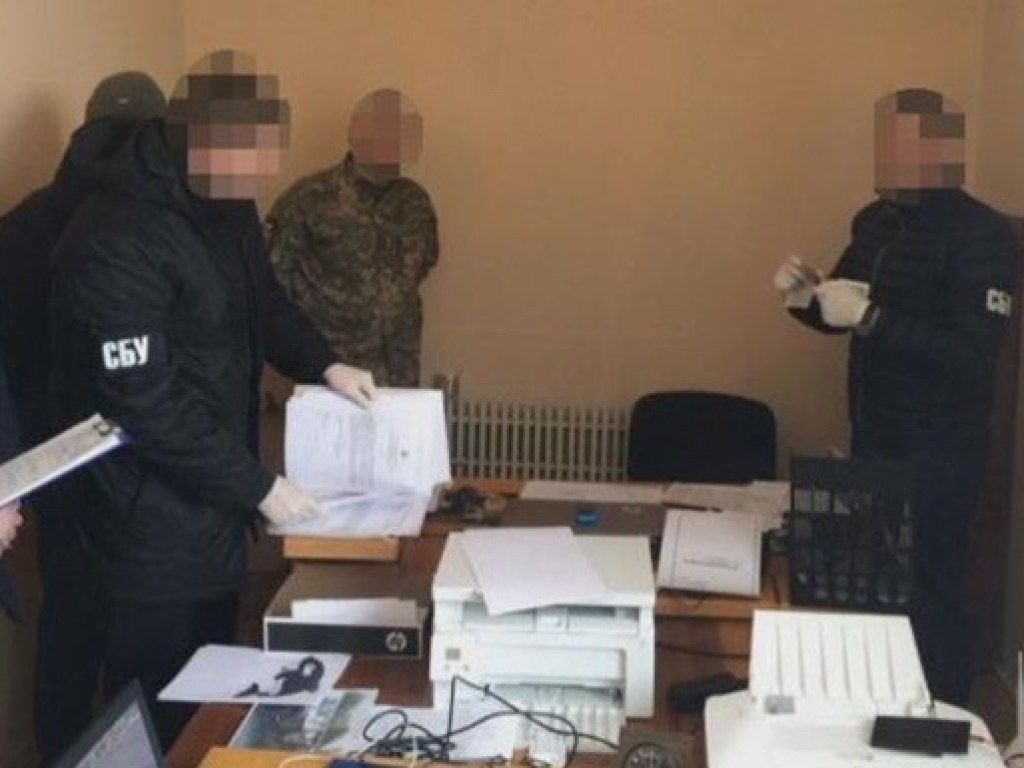 В Житомирской области задержали чиновницу, которая торговала биометрическими паспортами (ФОТО)