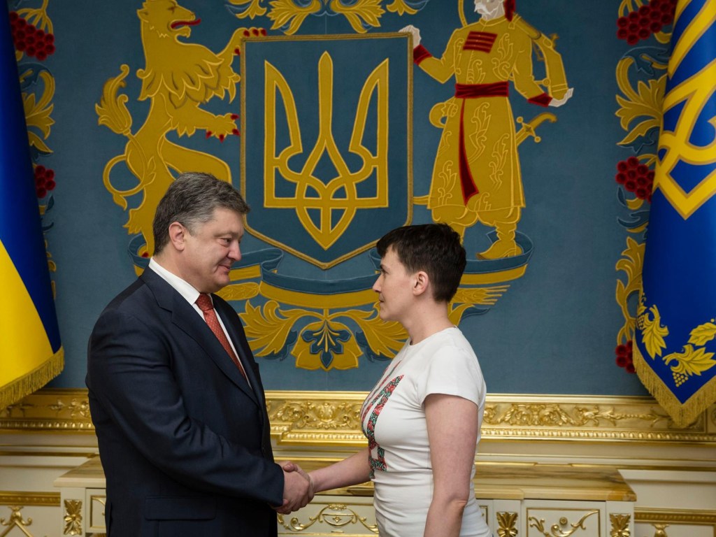Снятие неприкосновенности с Савченко ударит по Порошенко – депутат