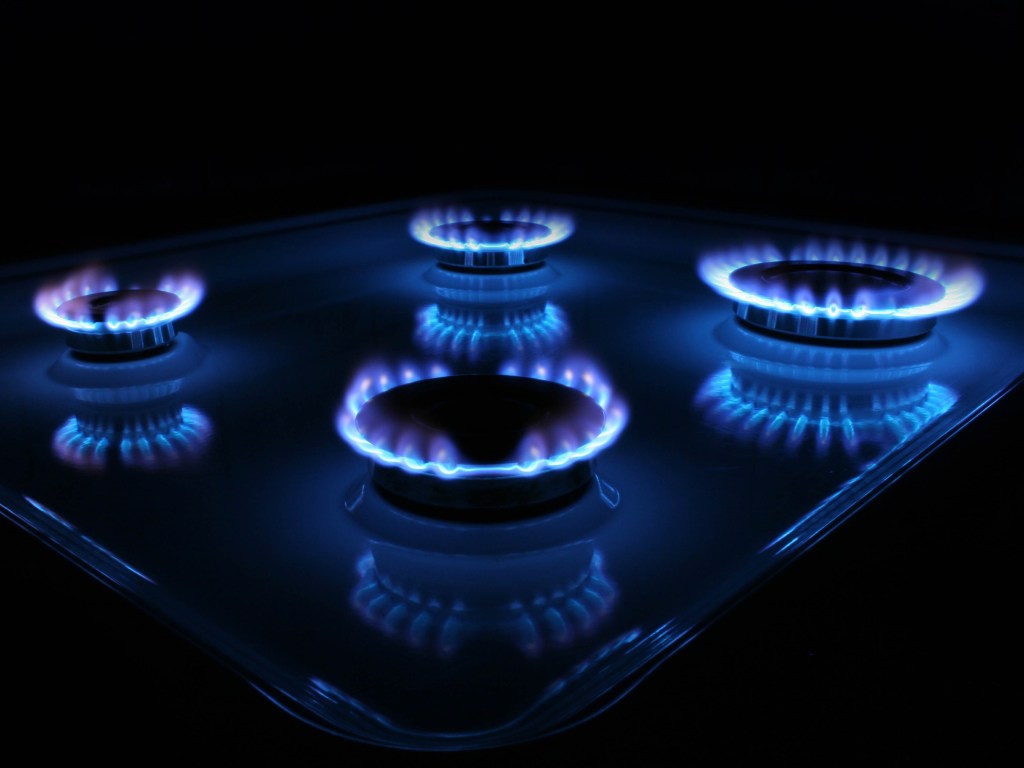 МВФ требует поднять цену на газ для населения, чтобы обеспечить прибылью международных трейдеров – эксперт