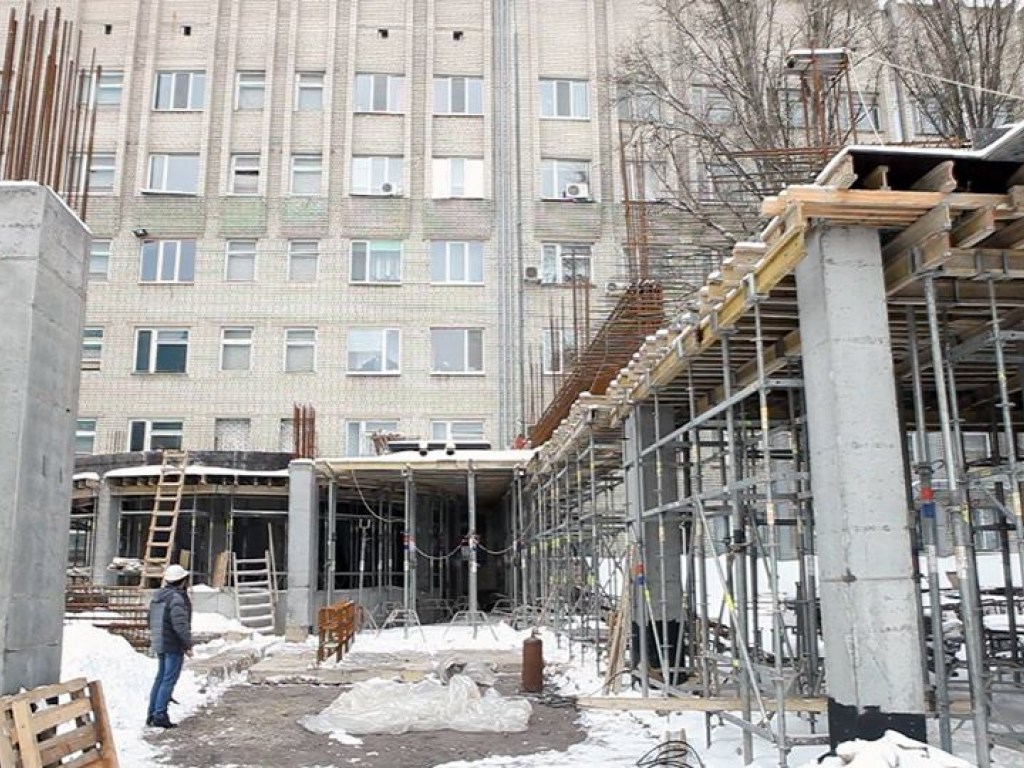 В Днепре начал рушиться корпус детской областной больницы (ФОТО)