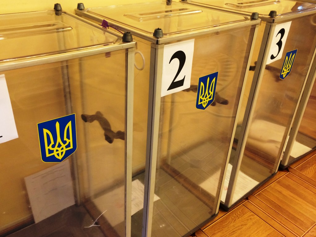 БПП И НФ  порознь: выборы Рады пройдут с «мажоритаркой»