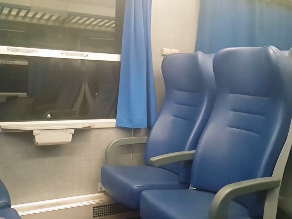 Билетов нет: В Украине курсируют полупустые поезда &#8212; соцсети (ВИДЕО)