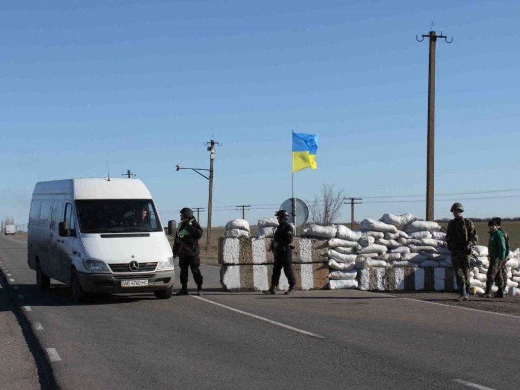 За сутки КПВВ на Донбассе пересекли более 33 тысяч человек