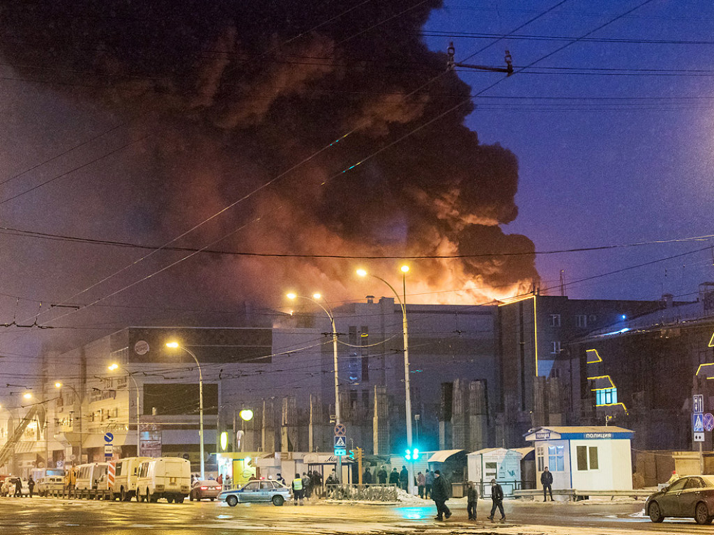 Трагедия в ТЦ в Кемерово: Опубликовано видео начала пожара