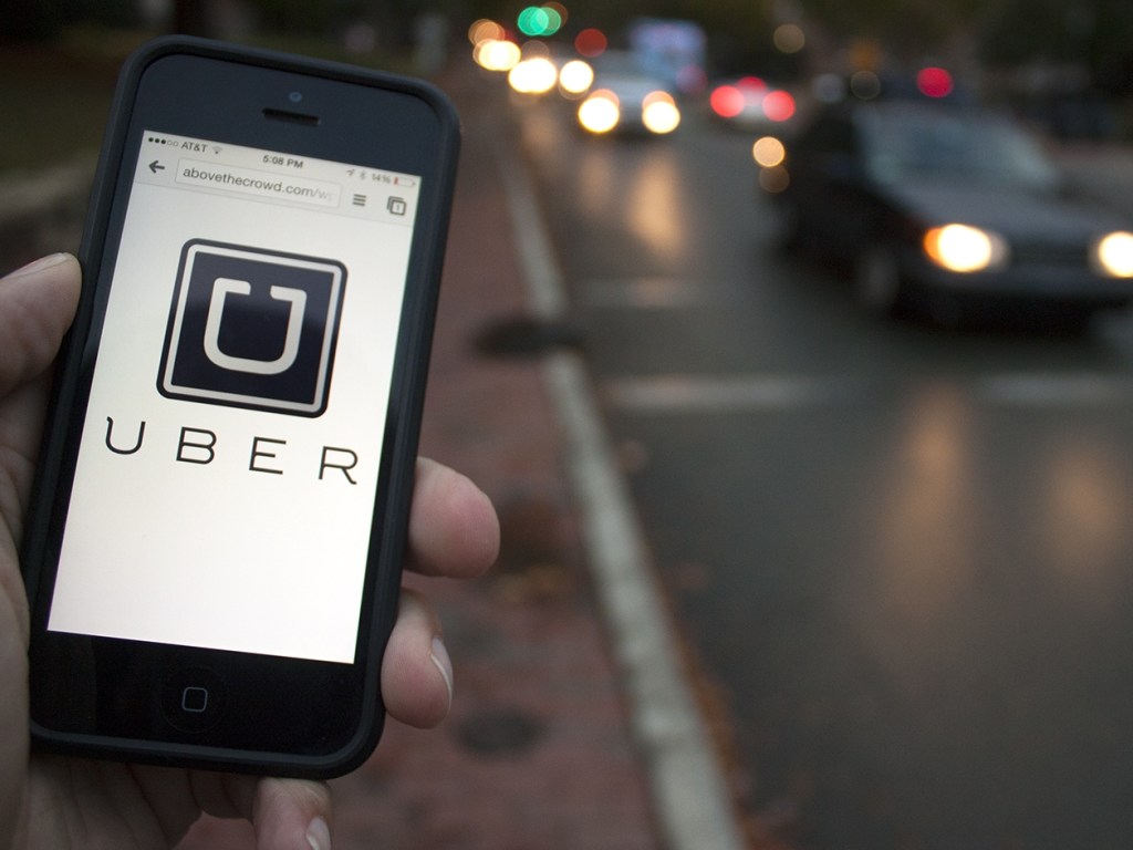 В Брюсселе таксисты взбунтовались против Uber, заблокировал транспортные пути