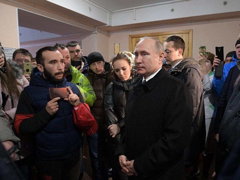 Путин встретился с митингующими в Кемерово (ФОТО)