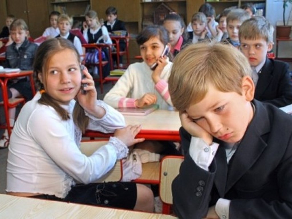 Эксперт об отмене аттестации школ: учителям не придется заниматься бумажной волокитой