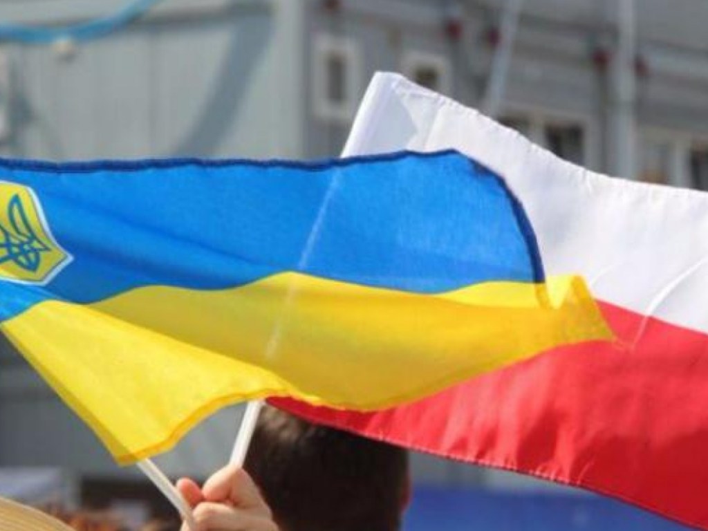 Героизация «украинских преступников» приведет к дальнейшему обострению отношений между Польшей и Украиной