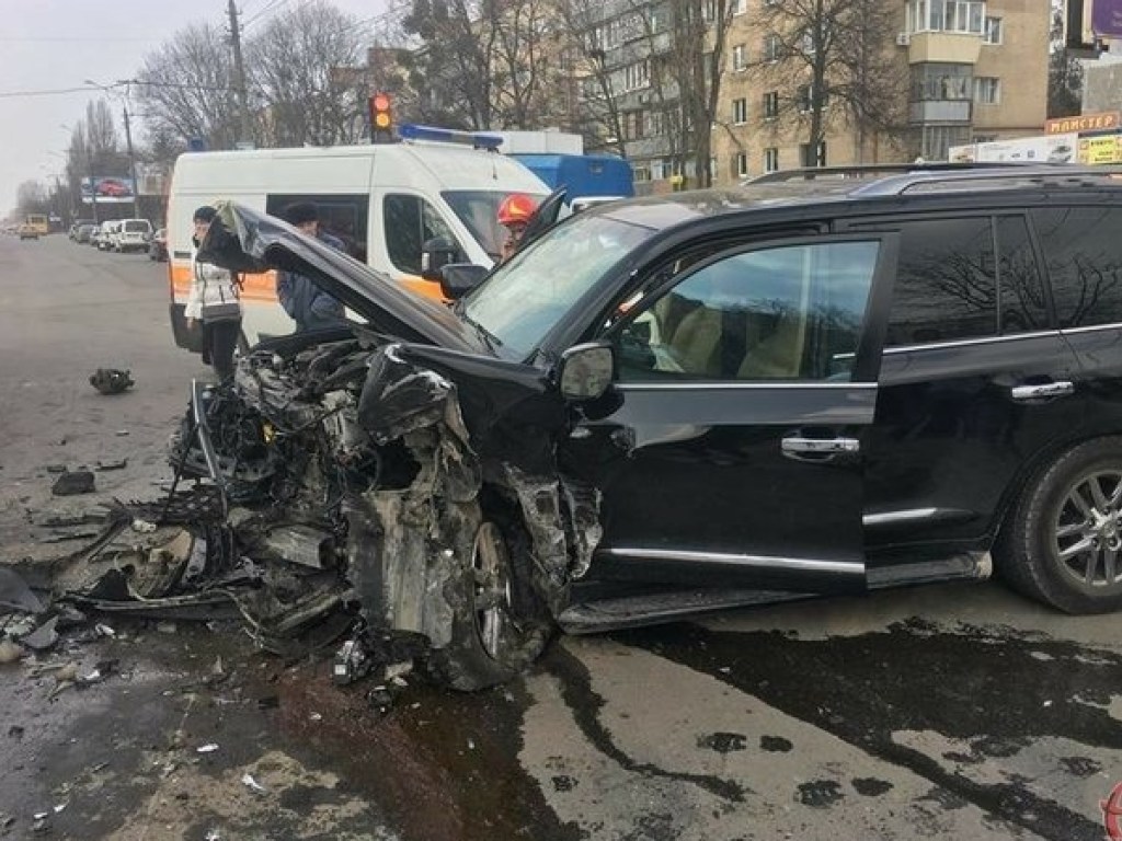 Opel и Lexus: В Хмельницком произошло смертельное  ДТП  (ФОТО, ВИДЕО)
