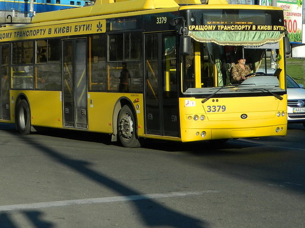 В Киеве ночные троллейбусы №92 и № 93 изменят свои маршруты в ночь на 28 марта