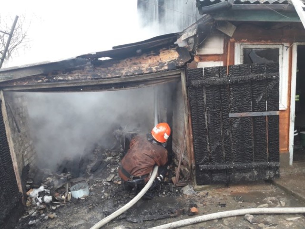 В Киевской области мужчина сгорел в гараже во время ремонта мотоцикла (ФОТО)