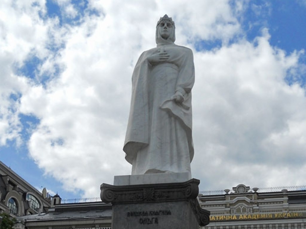 На въезде в Киев водителей будет встречать 18-метровая статуя княгини Ольги – Кличко