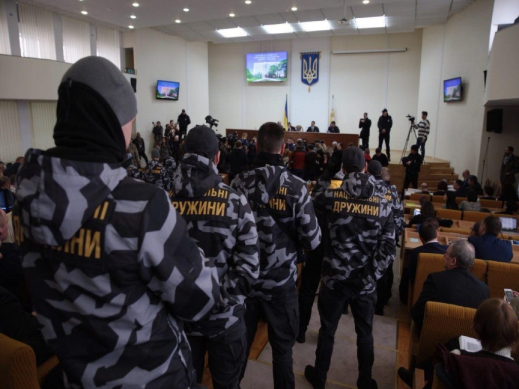 Украинская власть делает ставку на радикальные силы – эксперт