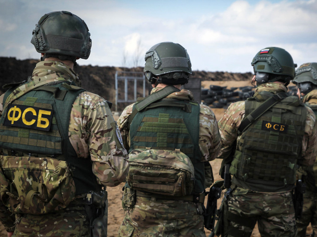 ФСБ задержала украинца якобы за попытку передачи документов Генштаба России