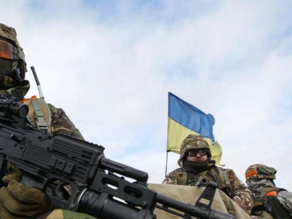 С начала суток позиции сил АТО на Донбассе обстреляли 10 раз – штаб
