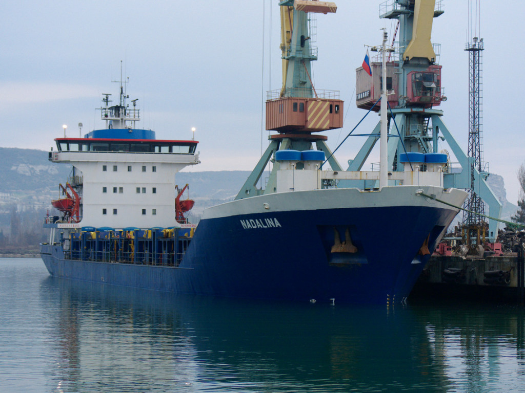 В порты Крыма в марте незаконно зашли 19 кораблей