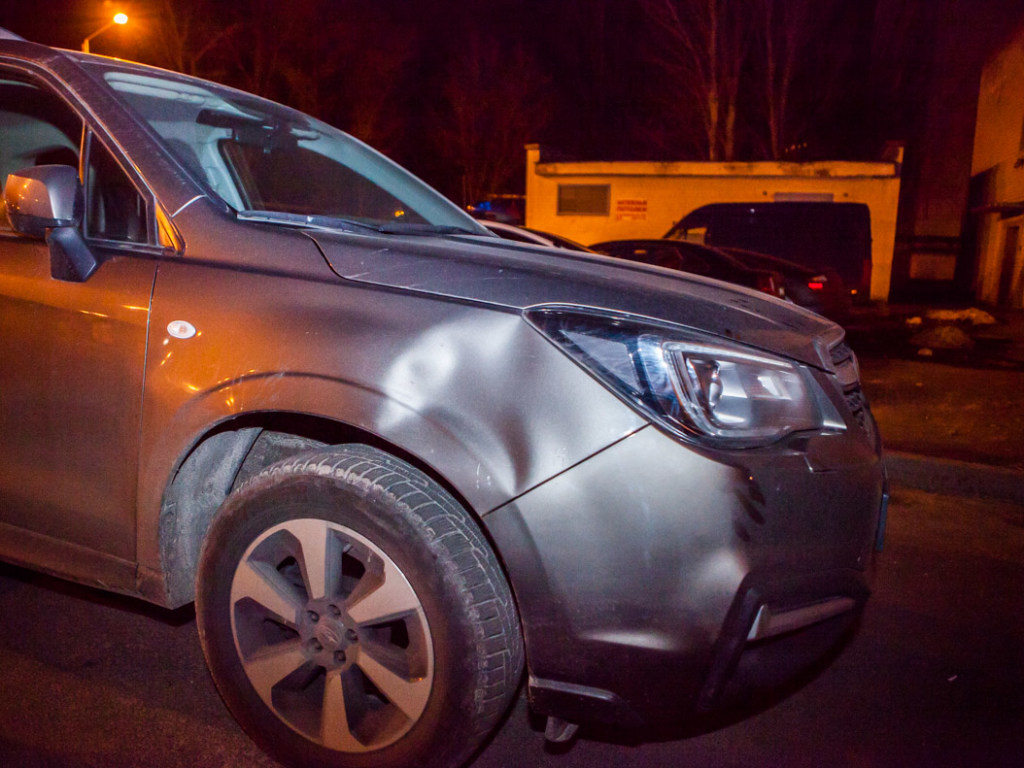 В Днепре Subaru сбила девушку, водитель скрылся с места аварии (ФОТО, ВИДЕО)