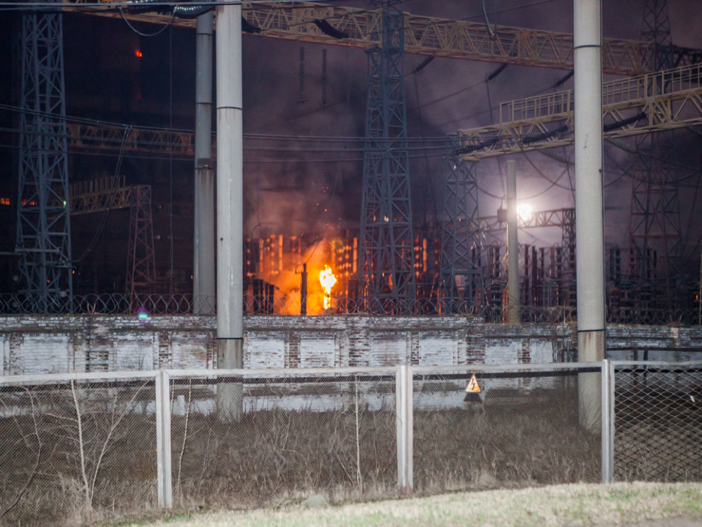 На Приднепровской ТЭС произошел пожар, горело распределительное оборудование (ФОТО, ВИДЕО)