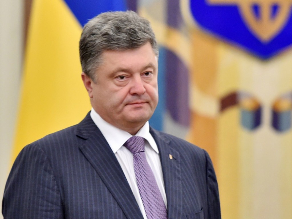 У Порошенко скрыли имена выдворенных из Украины российских дипломатов