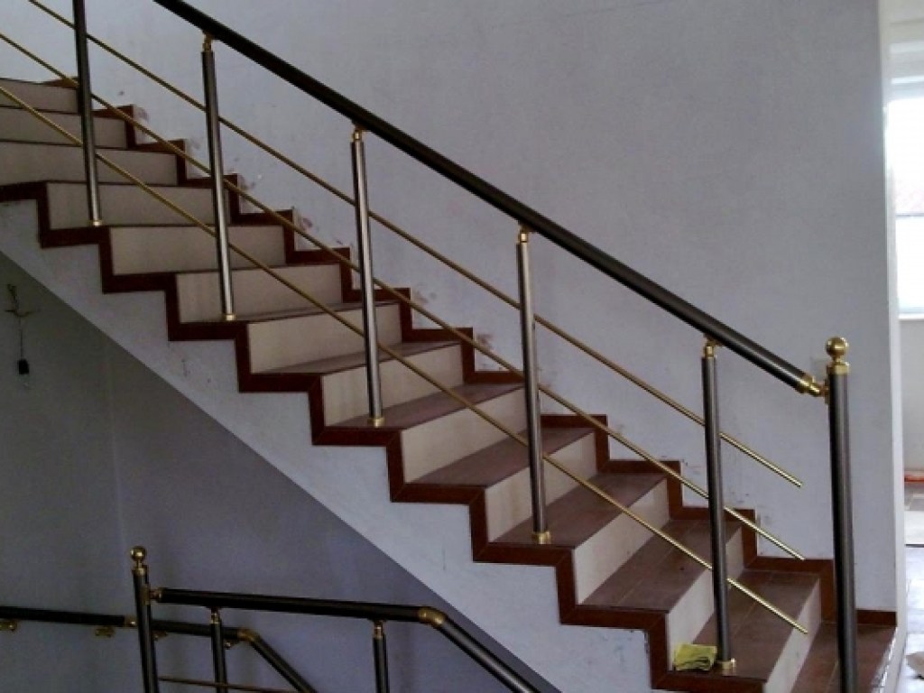 Житель Запорожской области погиб на лестнице своего дома (ФОТО)
