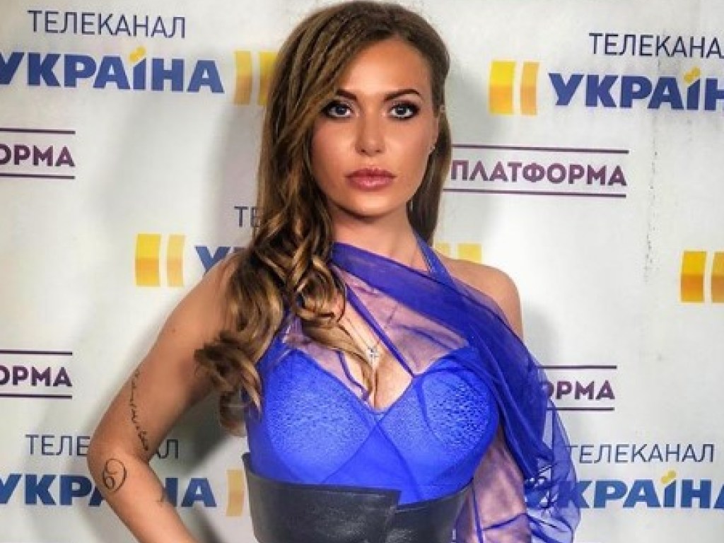 Певица Слава из «НеАнгелов» вышла в свет полупрозрачном платье (ФОТО)