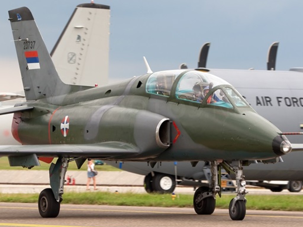 В Сербии разбился военный самолет, один пилот погиб