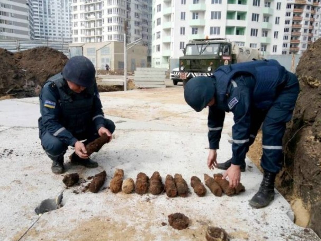 В Одессе нашли 18 артснарядов на стройке 