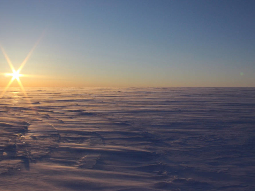 В Канаде под слоем вечной мерзлоты нашли суперсоленые озера (ФОТО)