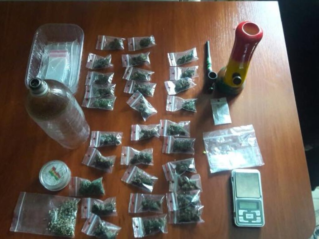 Одесские полицейские обнаружили и изъяли 2000 доз наркотиков (ФОТО)