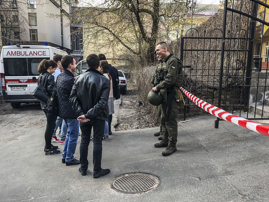 В Киеве неизвестные «заминировали» Окружной админсуд, была проведена эвакуация