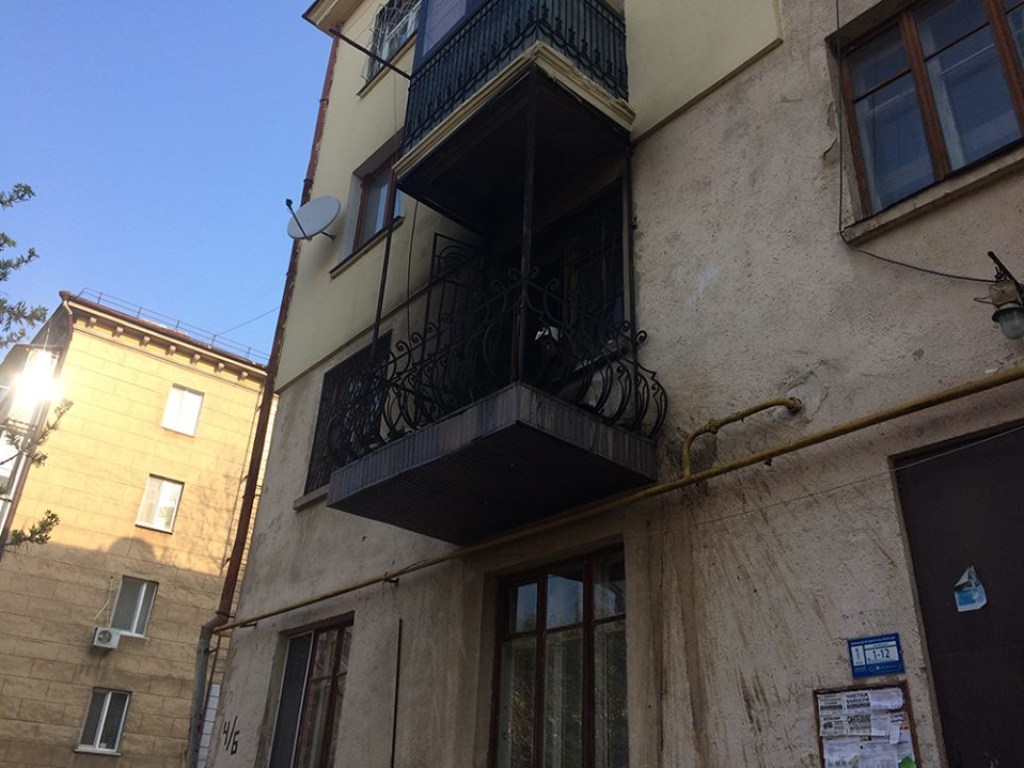 В многоэтажке Николаева на балконе загорелись вещи (ФОТО)
